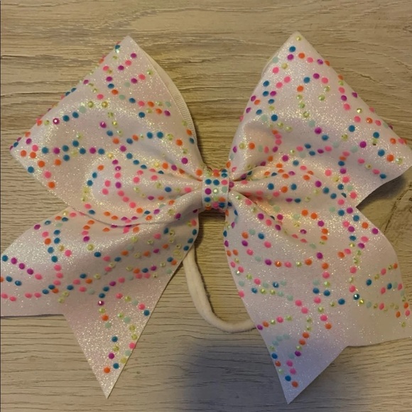 Large Bows - Picture 3 of 3